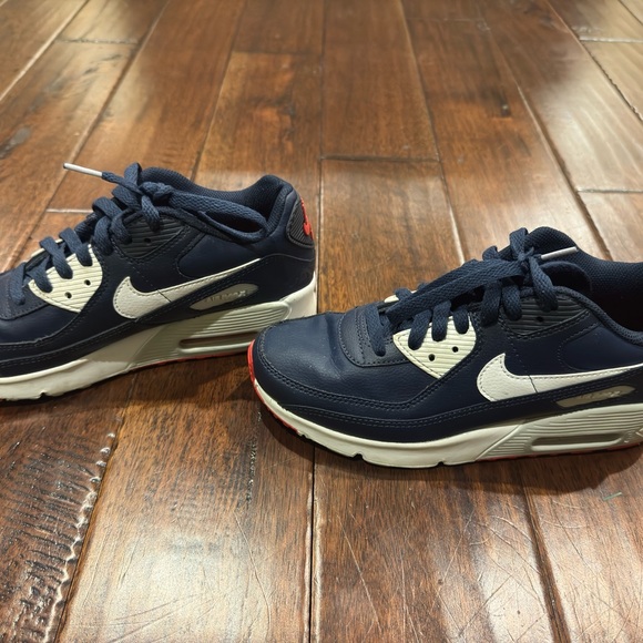 2023 Air Max 90 Leather GS 'Obsidian Track Red' 5.5Y - Picture 2 of 5